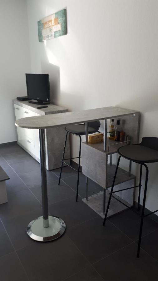 Charmant Studio Dans Residence Neuve Et Calme Корт Экстерьер фото